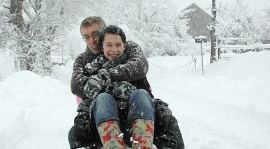 Familie van Ee woont op slechts 45 minuten rijden van het uitgebreid skigebied Massif Central tussen de 1250m en 1850m hoogte. Dit skigebied biedt uitstekende mogelijkheden om te wintersporten.