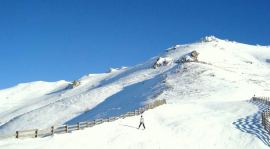 Vanaf Pouzols is het ongeveer een uurtje rijden naar diverse interessante wintersport mogelijkheden in het Massif Central, Frankrijk.